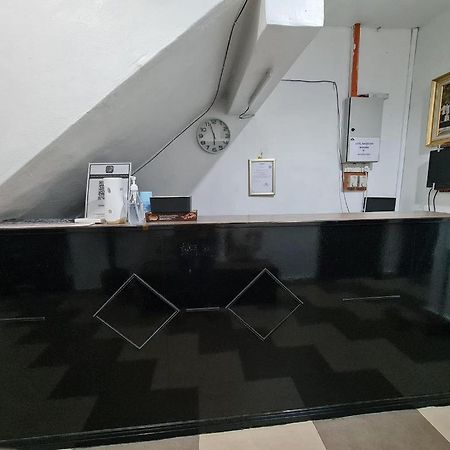 Oyo 90936 Hotel Manjoi Inn ايبوه المظهر الخارجي الصورة