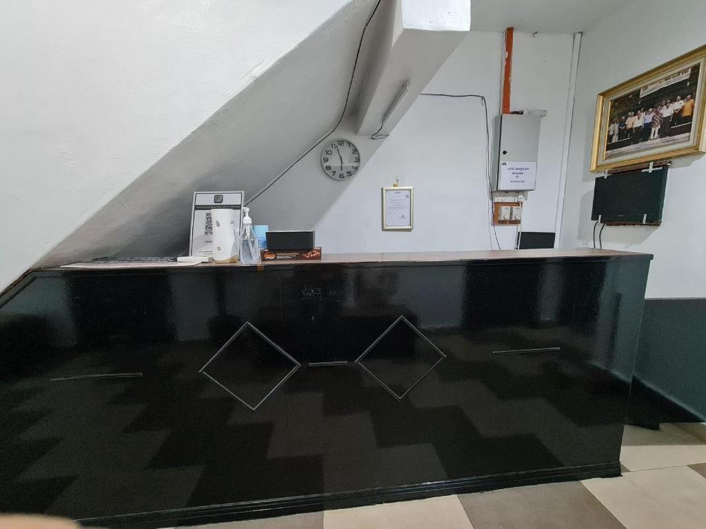 Oyo 90936 Hotel Manjoi Inn ايبوه المظهر الخارجي الصورة